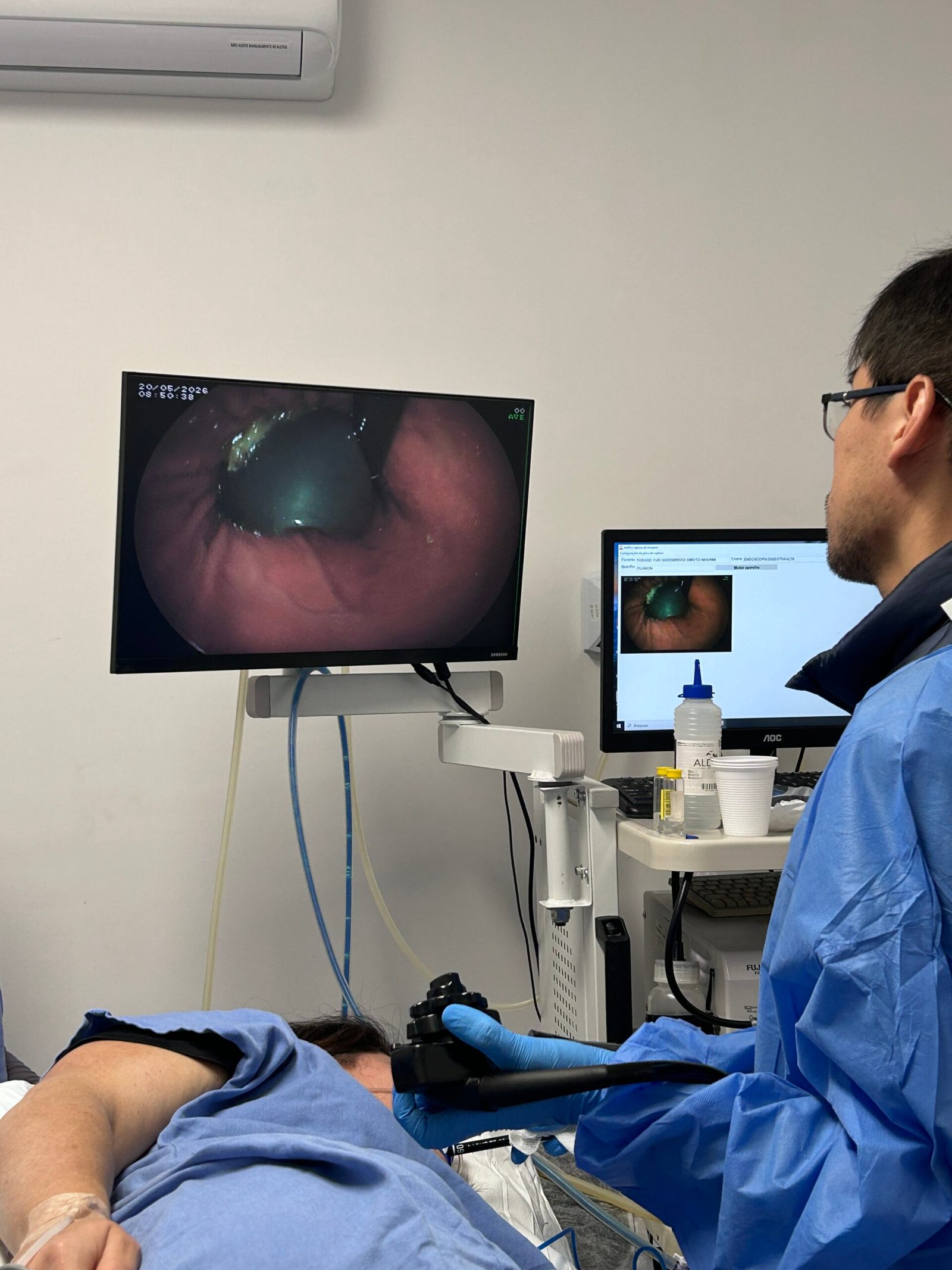 Atendimento endoscópico pelo Dr. Leonardo Sato